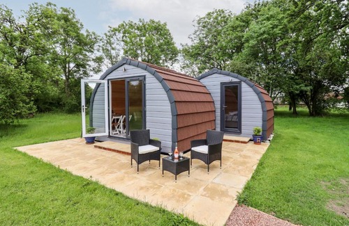 Blaisdon House | Family-Friendly Retreat at Meadow Lodge Berrys Place Farm