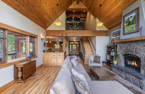 Truckee House | Meadow Magic: 4BR Retreat with Pool and Hot Tub Oasis