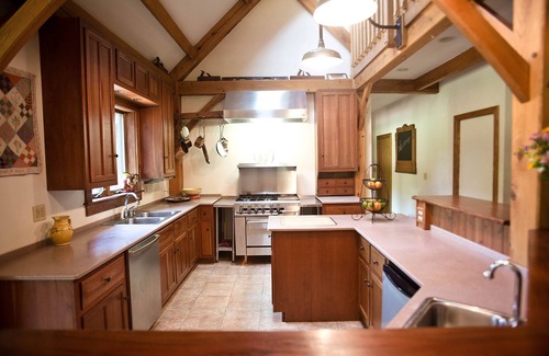 Herman House | Meadow Rock Farm: Spacious 6BR Retreat for Up to 20 Guests