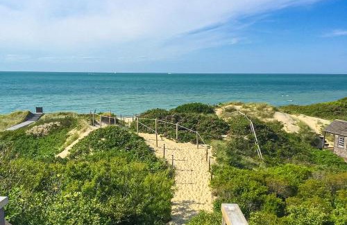 Nantucket Town House | Discover Meadow's End: Family-Friendly 4-Star Retreat