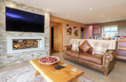 Accrington House | Pet-Friendly Retreat at Meadow Top Farm Barn, 4-Star Stay