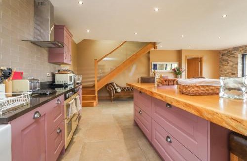 Accrington House | Pet-Friendly Retreat at Meadow Top Farm Barn, 4-Star Stay
