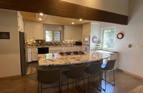 Country Club Estates House | Meadow Vale Lodge: Enchanting Forest Retreat with Pool