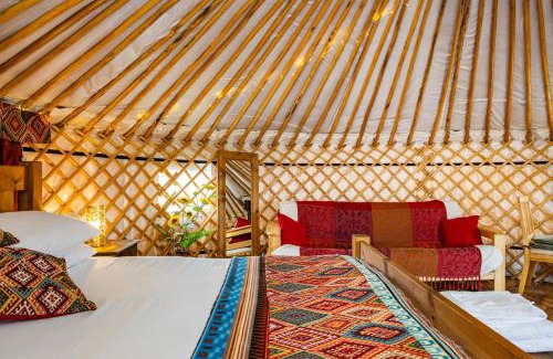 Flintham Other | Unforgettable Meadow Vale Retreats with Hot Tub & Breakfast