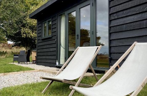Foolow House | Pet-Friendly Meadow View - Bottom Cabin with Top Ratings