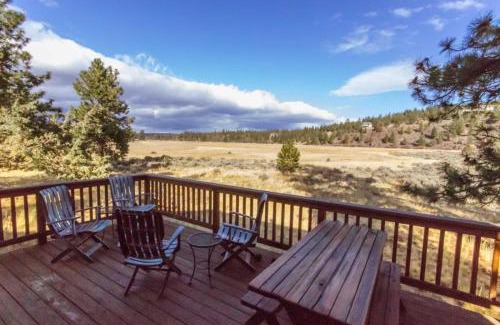 Sisters House | Family-Friendly Meadow View Cabin - 4-Star, Perfect for Kids