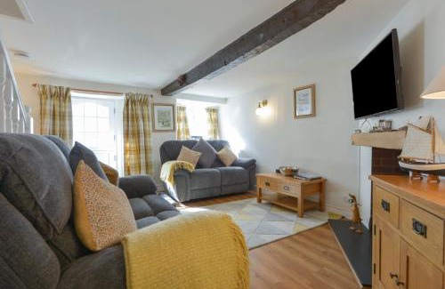 Lympstone House | Pet-Friendly Meadow View Cottage with Outstanding Guest Rating