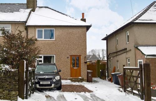 Buxton House | Meadow View: Guest Rated 9.8, Pet & Child Friendly Stay