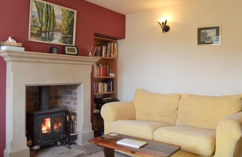 Buxton House | Meadow View: Guest Rated 9.8, Pet & Child Friendly Stay