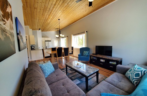 East Kootenay House | Meadow View Guest House: Perfect for Skiers and Families