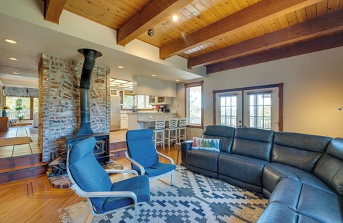 Auburn Cottage | Discover Meadow Vista Mountain Retreat with River Views