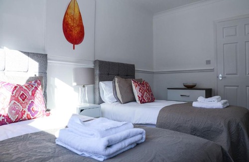 Wishaw Apartment | Pet and Child Friendly Stays at Meadowburn View Hotel