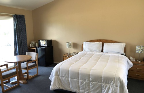 Coleville Hotel | Discover Meadowcliff Lodge: Rated 9.4 with Pool & Breakfast