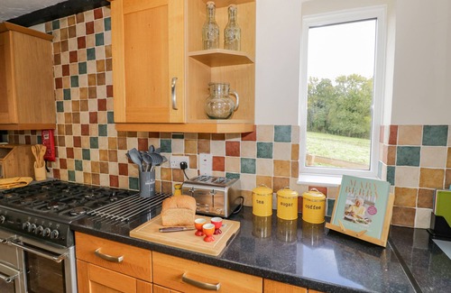 Clows Top Cottage | Meadowfields: Pet-Friendly Retreat with Hot Tub in Cleobury