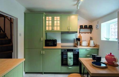 Eye House | Delightful Meadowland Holiday Cottage - 4 Star Family Retreat