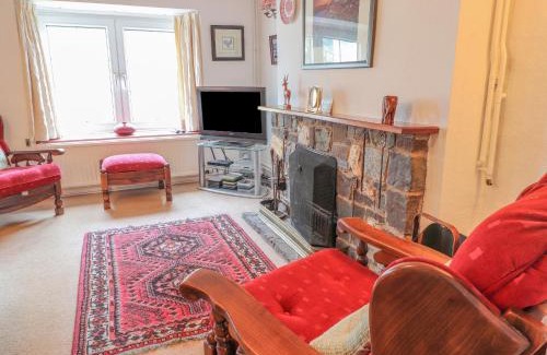 Dinas Cross House | Premier Family Retreat at Meadowlands - Rated 9.5/10