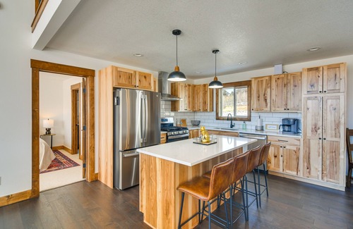 Indian Mountain Cabin | Discover Meadowlark Mountain Club with Rocky Views & Spa