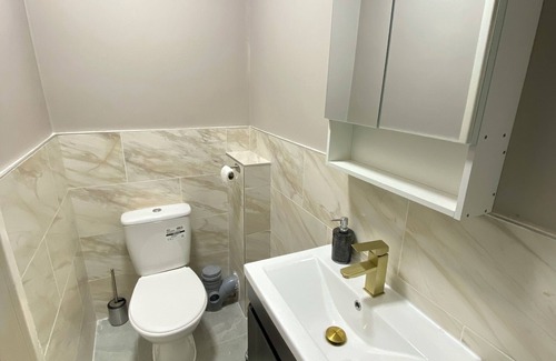 Uttoxeter House | Meadows Way Guest House