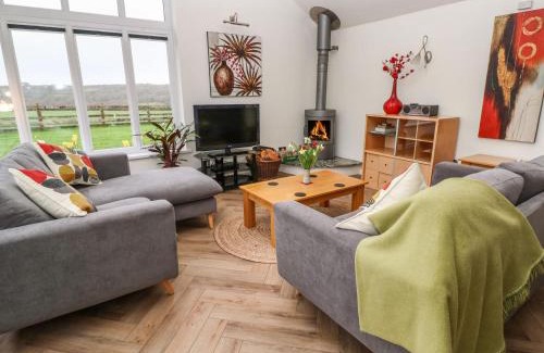 Lamorna House | Family-Friendly Meadowside: Exceptional 4-Star Retreat