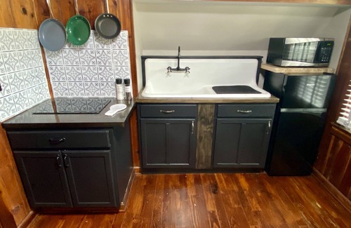 Hillsboro House | Experience Meadowview Guest House - 10/10 Rating & Pool