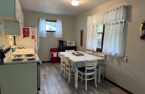 Ephraim Cottage | Cozy Meadowview II at Ephraim Beach - Rated 10/10!