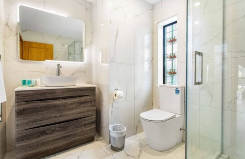 Waiau Pa House | Cozy Meadowview Retreat Just 5 Minutes from the Beach