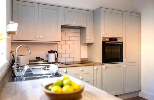 Meads Cottage | Meads Garden Cottage - close to seafront and South Downs