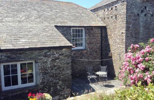 Trebarwith House | Stay at Meadwell: Family-Friendly 4-Star Retreat