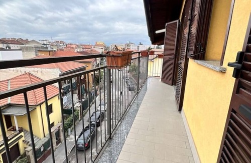 Buccinasco Apartment | Pet-Friendly Retreat at Meatball Attic with Breakfast & Kitchen