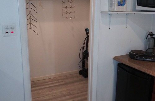 Mechanicsburg Apartment | Private Mechanicsburg Tarzan Hut: Comfort for 1-2 Guests