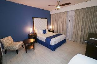 El Medano Ejidal Hotel | Relax at Medano Hotel and Spa with Ocean View Amenities