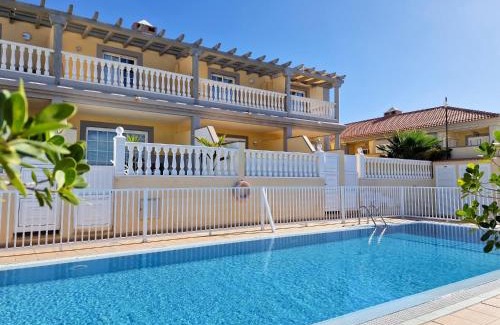 Arenas del Mar House | Oceanfront Allwaves Holiday Home with Pool & Pet-Friendly