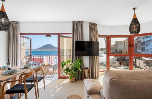 El Medano Apartment | Oceanfront Family Retreat at MEDANO4YOU Besos Del Mar