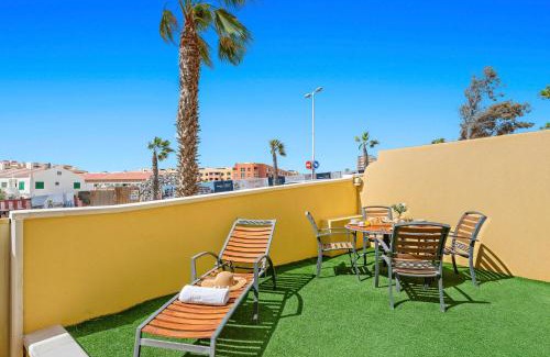 El Medano Apartment | Discover MEDANO4YOU Michaelas Place with Oceanfront Bliss