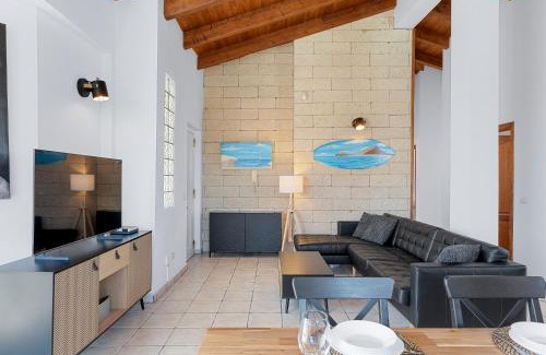 Arenas del Mar Villa | Medano4You: Oceanfront Holiday Home with Pool & Hot Tub