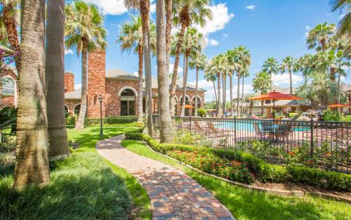 Astrodome Apartment | MedCenter Luxe Suites - Upscale Vacation Apartments Near Houston Medical Center