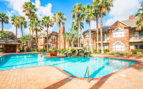 Astrodome Apartment | MedCenter Luxe Suites - Upscale Vacation Apartments Near Houston Medical Center
