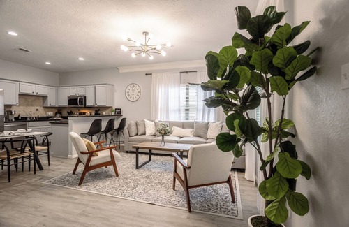 Foster Place House | Discover MedCenter Modern Retreat: King Suite with Office