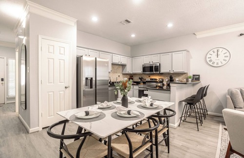 Foster Place House | Discover MedCenter Modern Retreat: King Suite with Office
