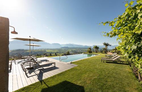 Berg/Monte Apartment | Experience Mederle Hof: Oceanfront Bliss Awaits You