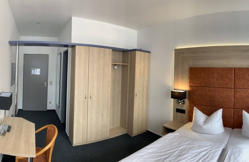 Wernigerode Hotel | Highly Rated Median Hotel Garni with Breakfast & Accessibility