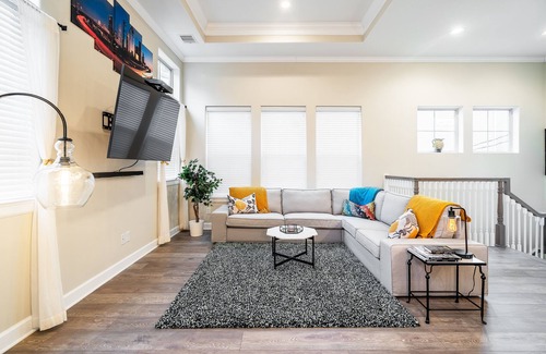 Astrodome House | Convenient Stay Near Medical Center & NRG Stadium