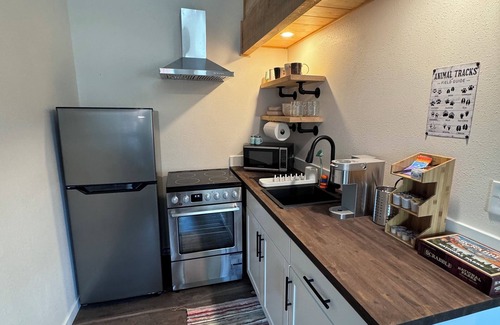 East Glacier Park Village Cabin | Experience Medicine Grizzly Mountain Lodge with Ocean Views