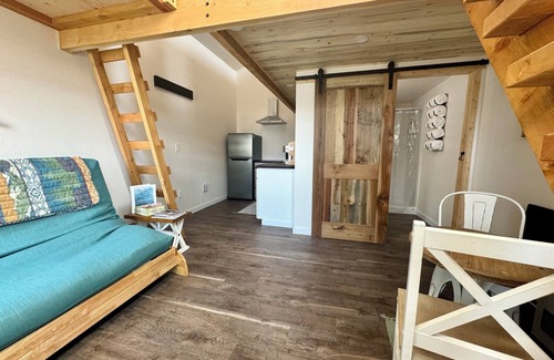 East Glacier Park Village Cabin | Experience Medicine Grizzly Mountain Lodge with Ocean Views