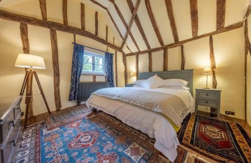 Bildeston House | Idyllic Medieval Cottage Retreat at Duke's Lodge