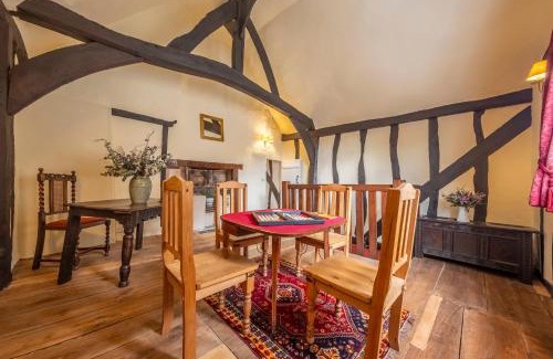 Bildeston House | Idyllic Medieval Cottage Retreat at Duke's Lodge