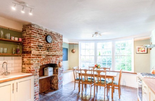 Thetford House | Historic Grade II Listed Townhouse with Kitchen Access