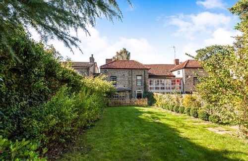Thetford House | Historic Grade II Listed Townhouse with Kitchen Access
