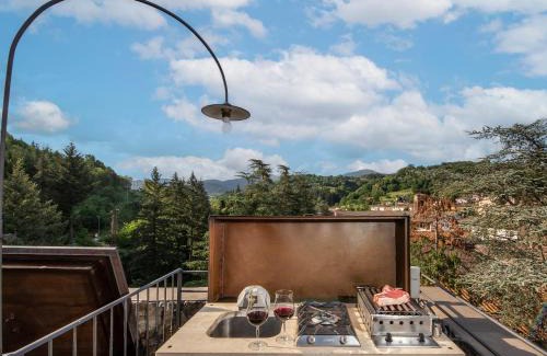 Pratovecchio Villa | Enchanting Medieval Tower Lungarno for Your Dream Wedding