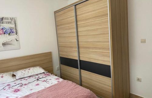 Ilidza Apartment | Pet-Friendly Medina: Pool Access & High Guest Ratings